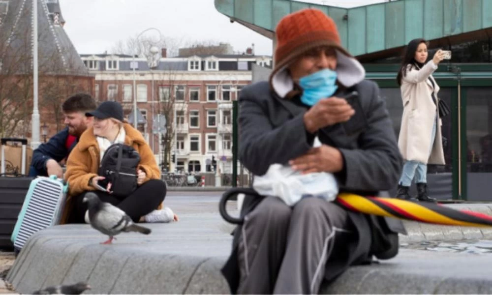 Ολλανδία: Μειώνονται τα κρούσματα-Χαλαρώνουν τα μέτρα